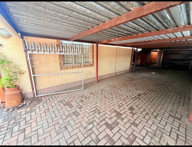 3 BEDROOM HOUSE FOR SALE IN VANDERBIJLPARK CW 1